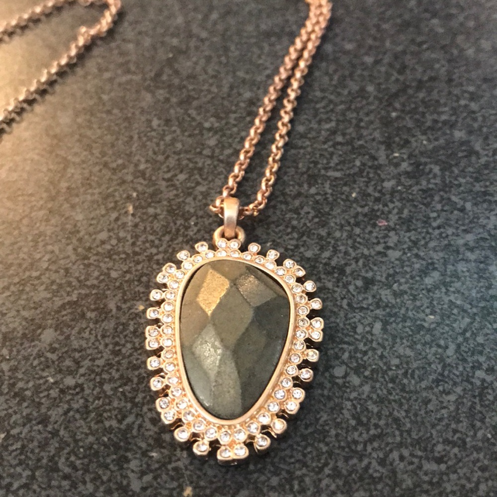 New faceted stone pendant necklace with bling - Picture 2 of 8